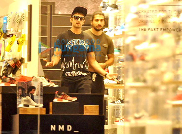 ranveer singh snapped shopping for shoes at adidas 3
