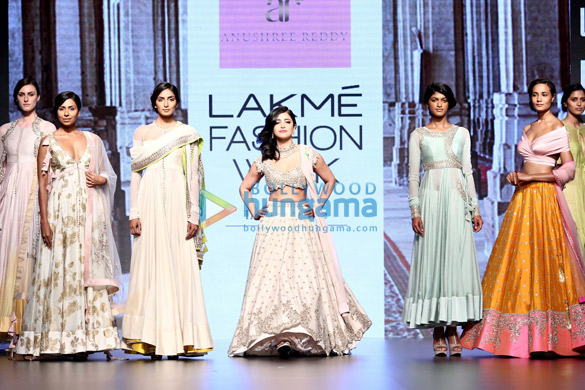 shruti haasan walks the ramp for anushree reddy at lfw 2016 3