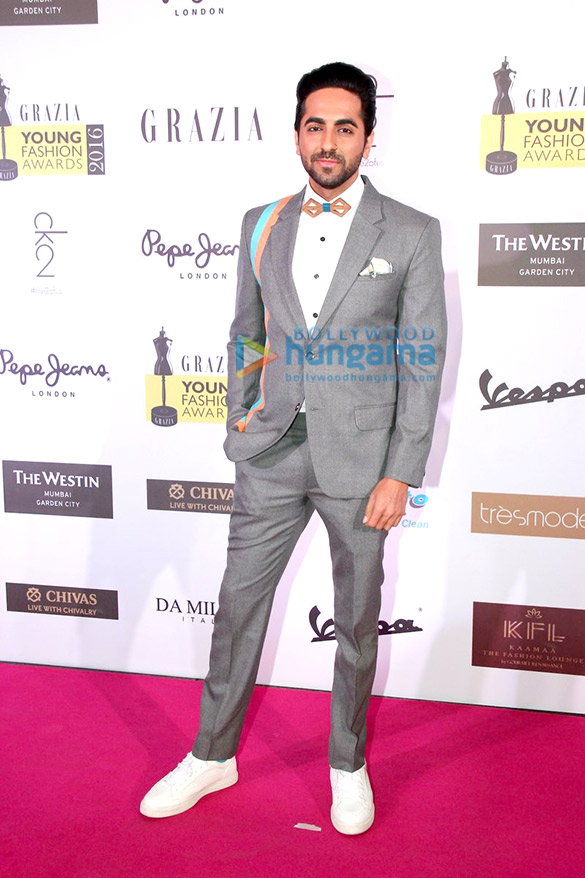 celebs grace grazia young fashion awards 2016 red carpet 13