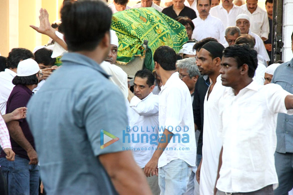 last rites of firoz nadiadwalas mother 4