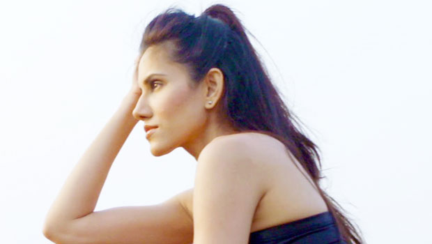 SUPER HOT Sonnalli Seygall Teaches How To Stay Fit