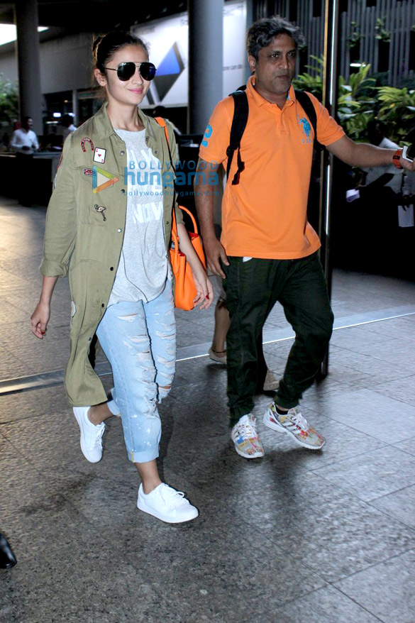 alia bhatt returns from bangkok after an ad shoot 8