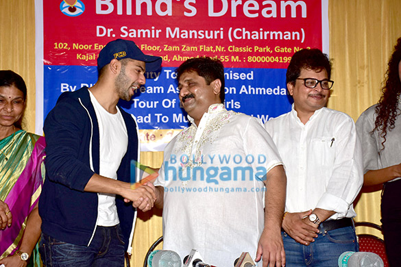 varun dhawan meets 55 blind girls from dr samir mansuris ngo blinds dream 3