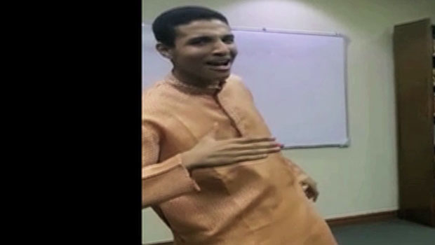 India By The Nile: Egyptian Guy Performs On ‘Jabra Fan’