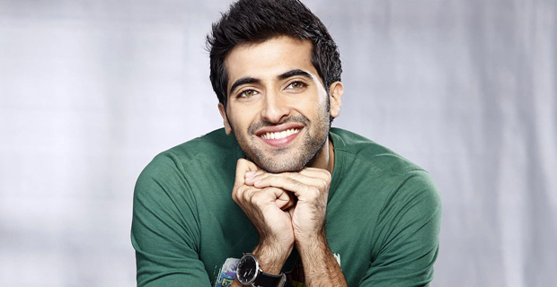 “Deepika Padukone Is A Beautiful Woman”: Akshay Oberoi