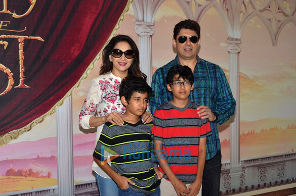 madhuri dixit shilpa shetty family at disneys beauty and the beasts musical event in mumbai 2