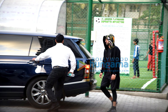 ranbir kapoor snapped post football match in mumbai 4
