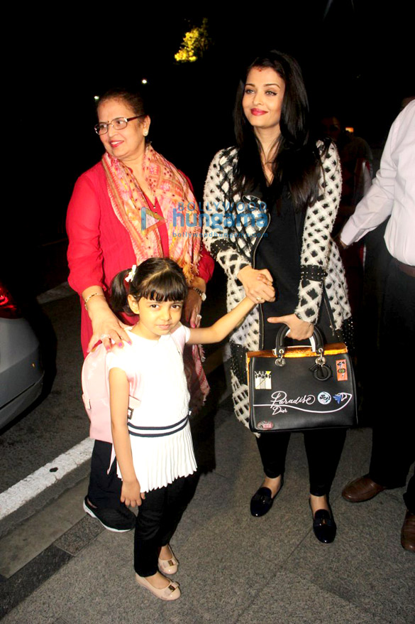 aishwarya rai bachchan aaradhya bachchan snapped on their way to cannes 5