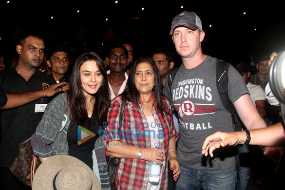 preity zinta gene goodenough return post taj mahal visit in agra 2