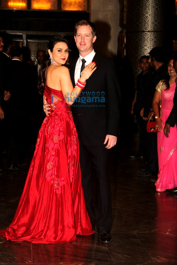 shah rukh khan salman khan others attend preity zinta gene goodenoughs wedding reception 4