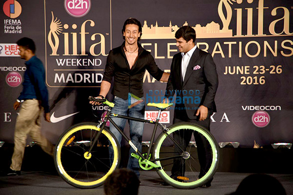 salman khan tiger shroff shilpa shetty anil kapoor grace the press meet of iifa 2016 5