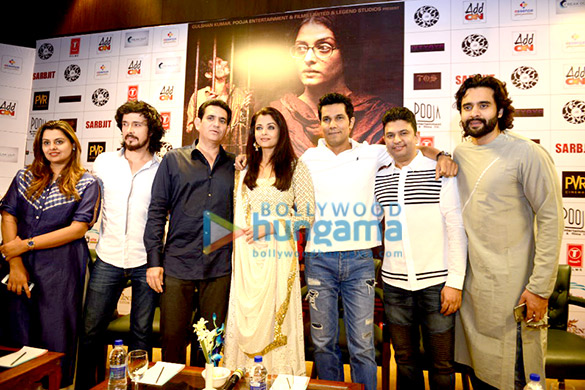 cast and crew of the film sarbjit grace the films media meet in delhi 2