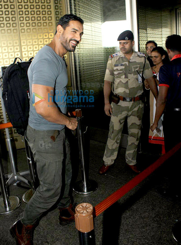 aishwarya rai bachchan sanjay dutt john abraham kangna ranaut and others snapped at airport 5