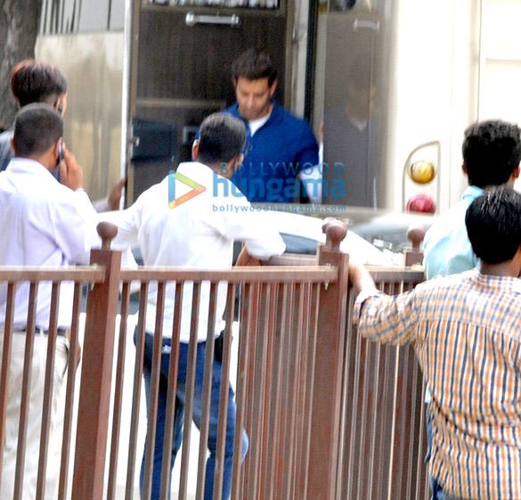 hrithik roshan snapped on the sets of kaabil 4