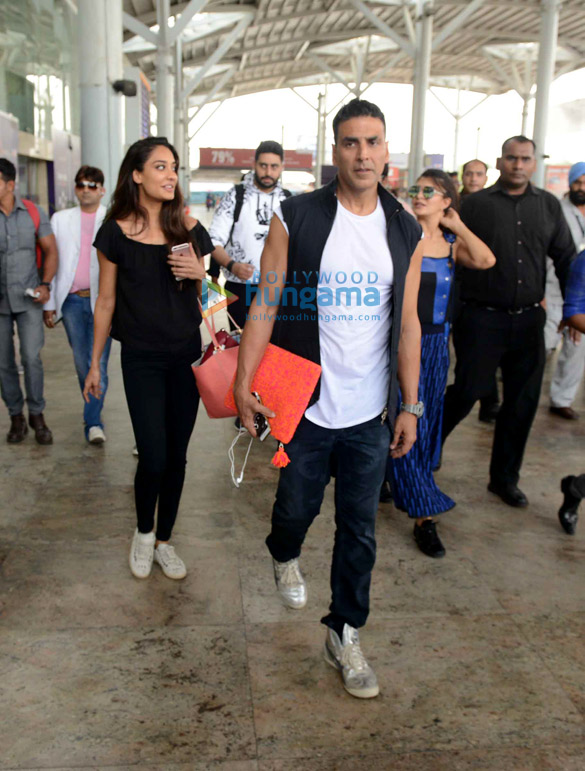 team of housefull 3 snapped at the delhi airport 2