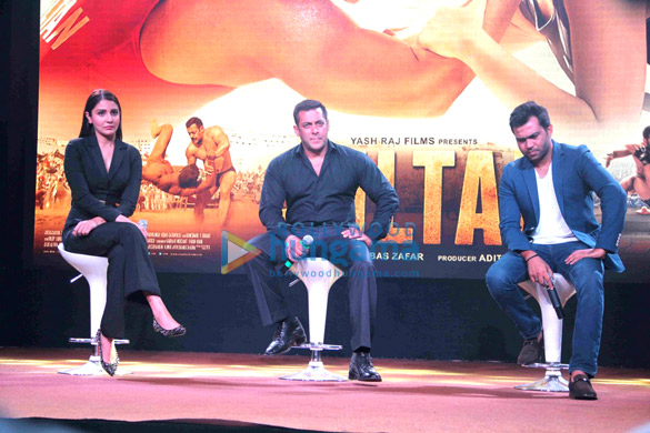 salman khan anushka sharma at the trailer launch of sultan 8