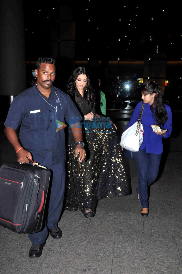 aishwarya rai bachchan returns from delhi 2