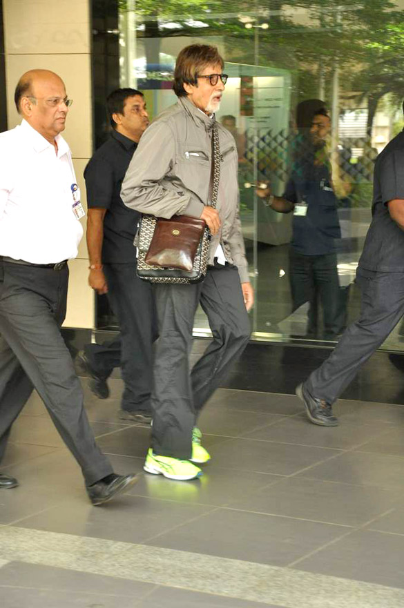 big b snapped in green florescent sports shoes 4