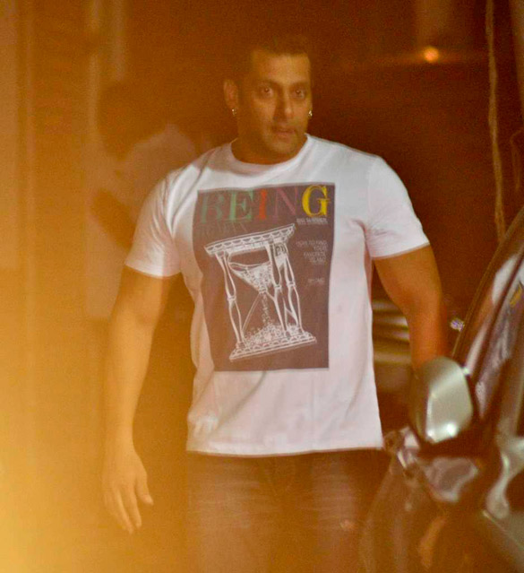 celebs grace the ganpati celebrations at salman khans house 23