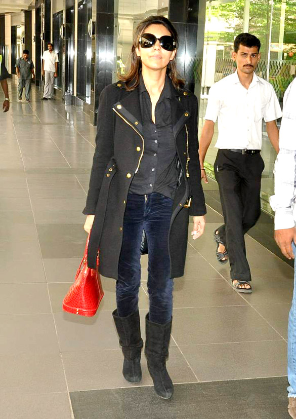 gauri khan clicked at the international airport 4
