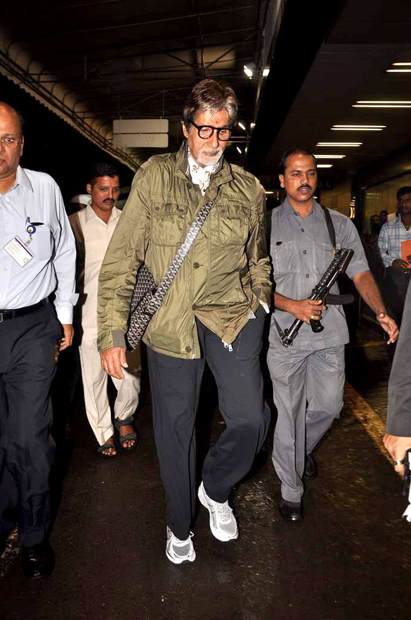 amitabh bachchan and others snapped at the airport 9