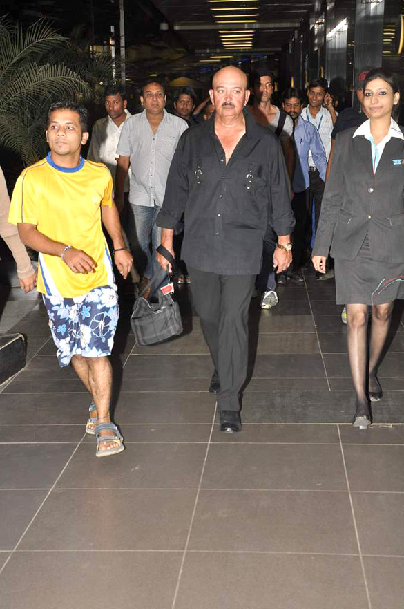 sushmita kangna and hrithik snapped at airport 4