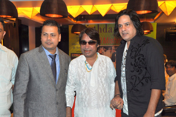 anil mishras birthday bash at 7flags 3