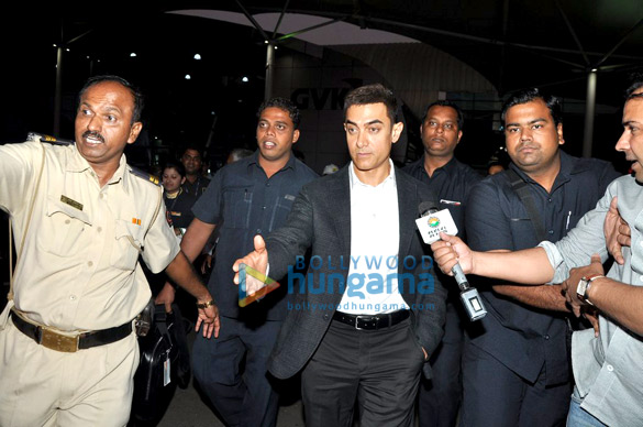 aamir khan clicked at mumbai airport 8