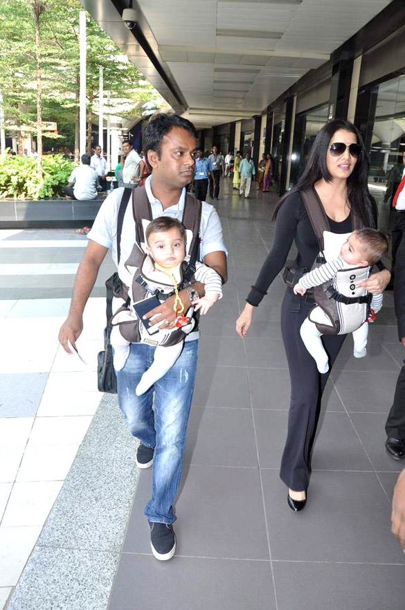 celina snapped with her twins at airport 7