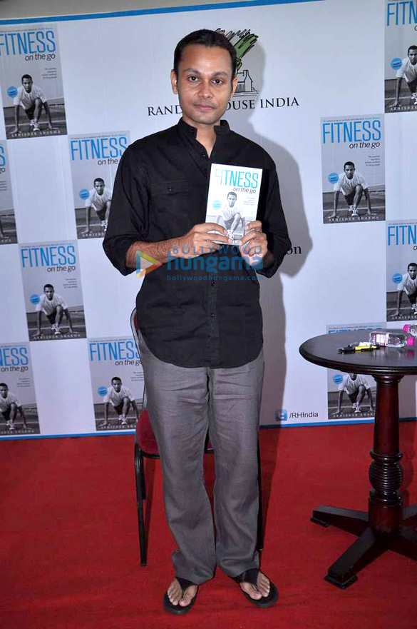 helen launches abhishek sharmas book fitness on the go 8