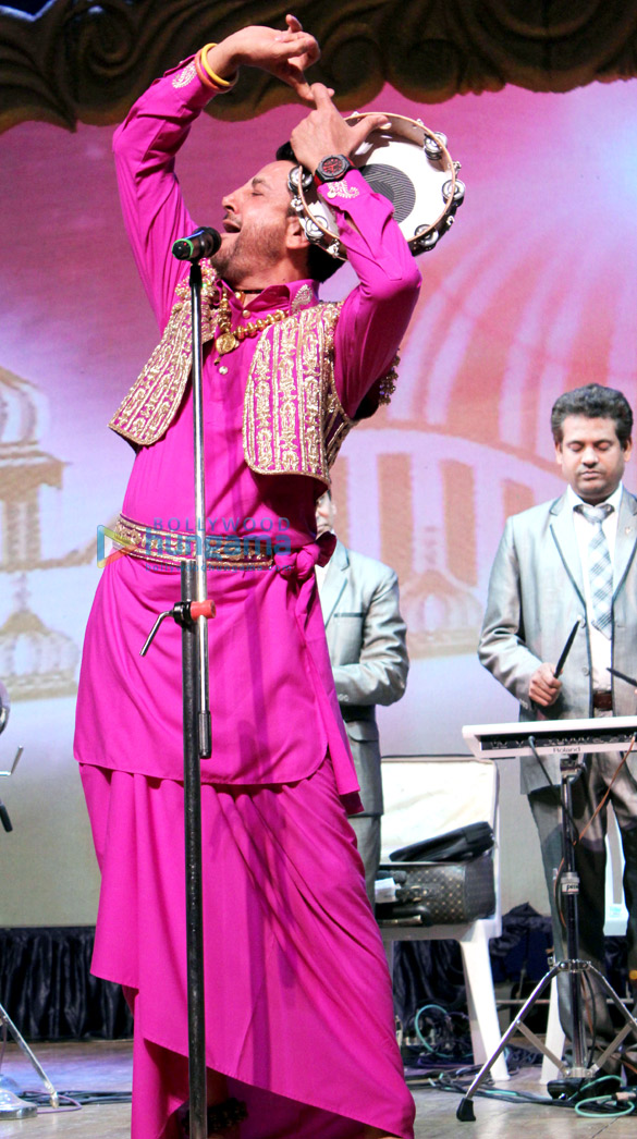 gurdas mann performing on the eve of punjab formation day 5