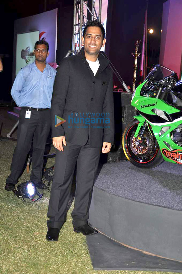 tabu dhoni at mahi racing launch 10