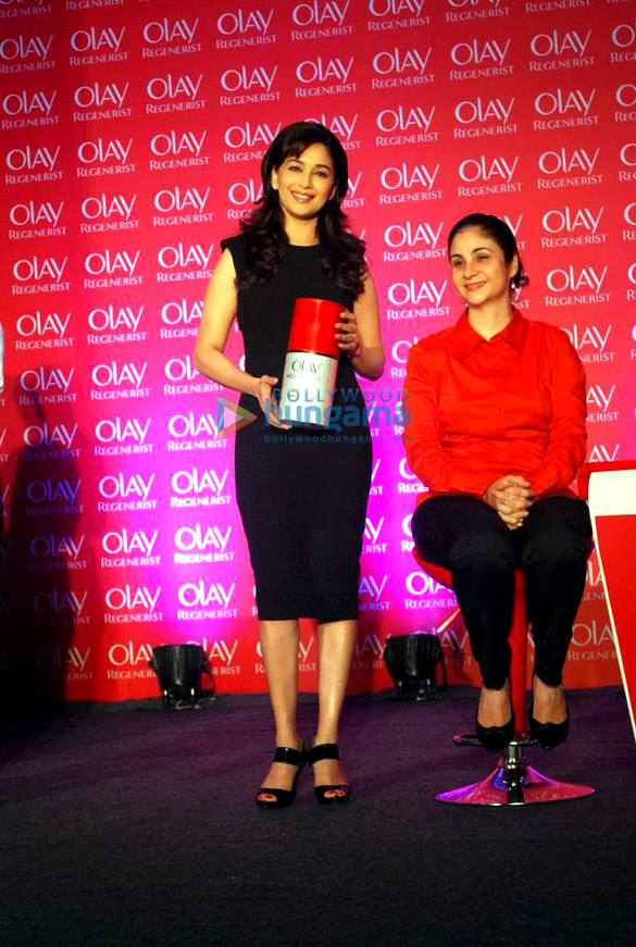 madhuri dixit launches olay wrinkle revolution complex cream 3