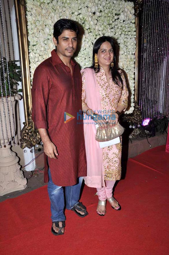 celebs grace kiran bawas diwali bash 47