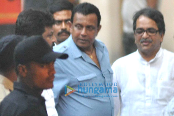 celebs visit matoshree 6