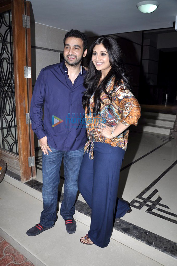 shilpa shettys bash for shane warne and liz hurley 11