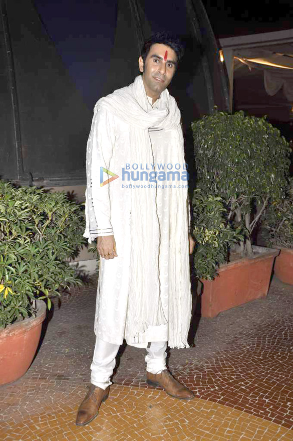 vivek sania others at the global peace fashion show by neeta lulla 41