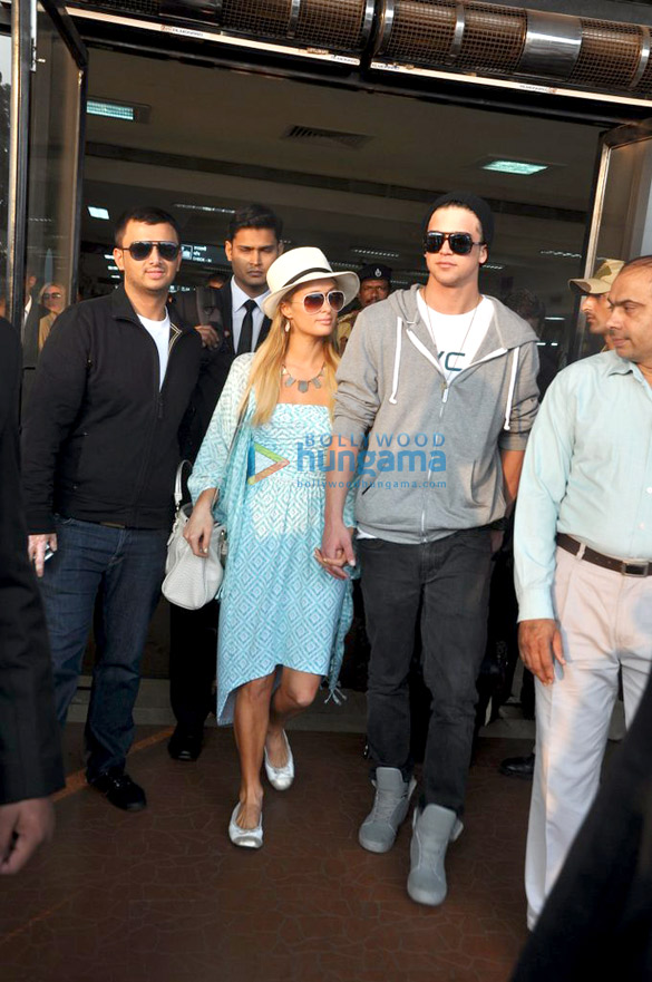 paris hilton arrives in goa for india resort fashion week 2012 6
