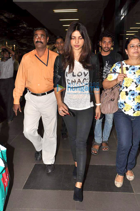 salman priyanka return from dubai 9