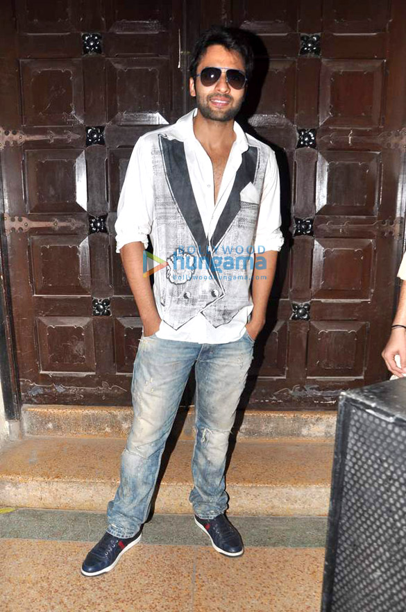 jackky bhagnani at st xaviers for mahendra kapoor award 13