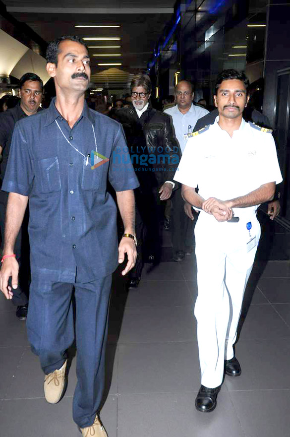 big b snapped at international airport 7