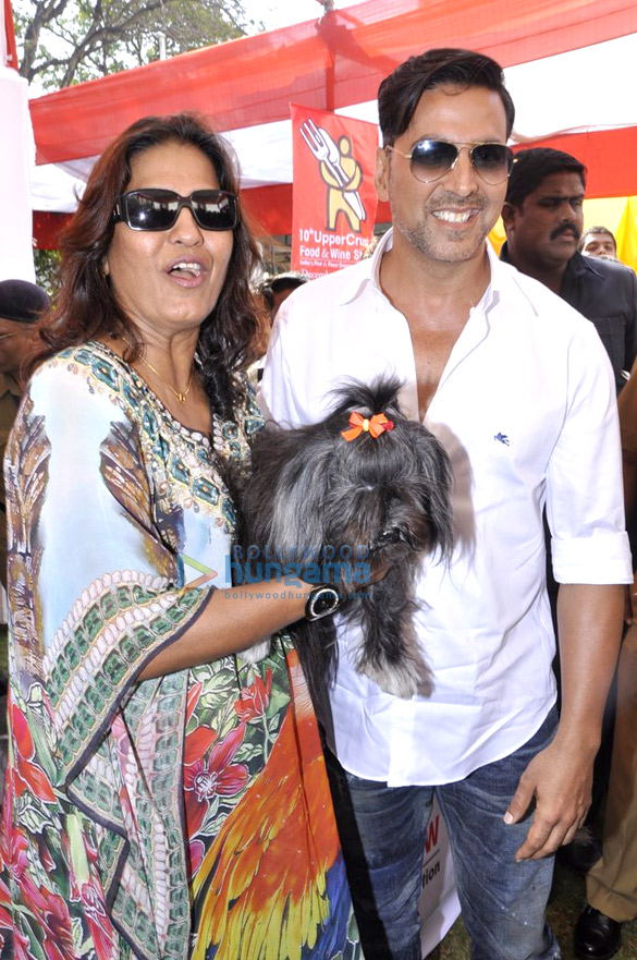 akshay inaugurates upper crust show 3