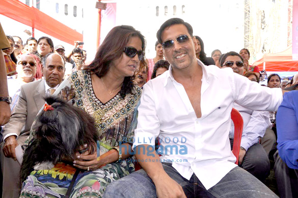 akshay inaugurates upper crust show 4