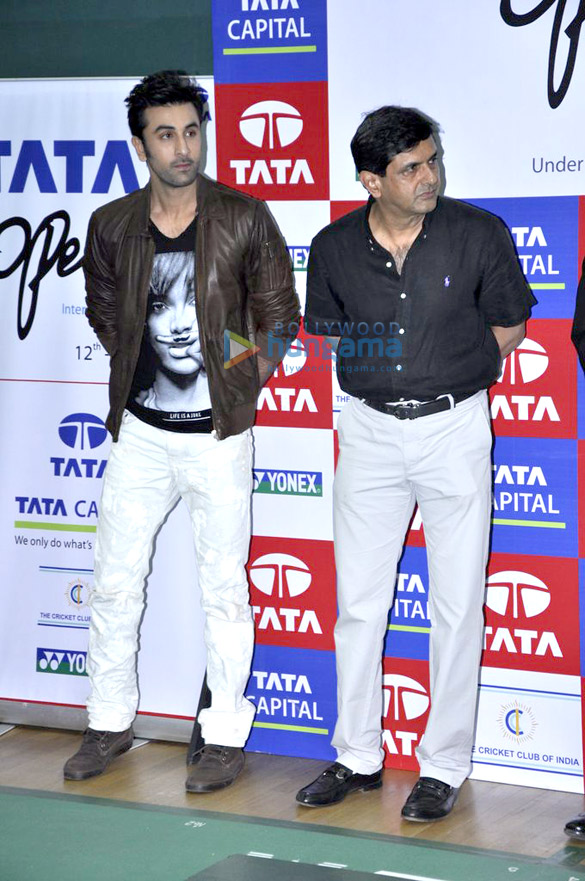 ranbir kapoor at tata open badminton finale 8