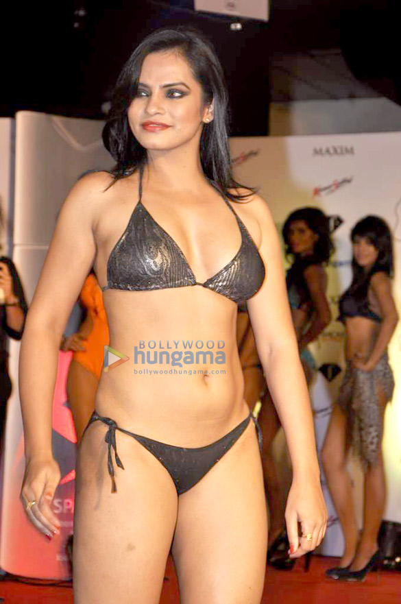 ayushmann khurrana judges miss maxim at f bar 6