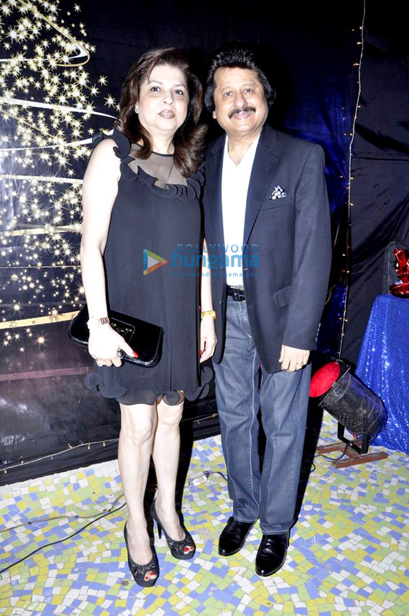 shazahn padamsee at raell padamssees christmas bash 4
