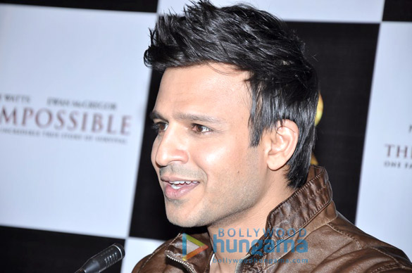 vivek oberoi at the film the impossible press meet 5