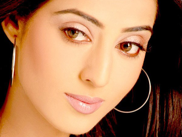 mahie gill 42