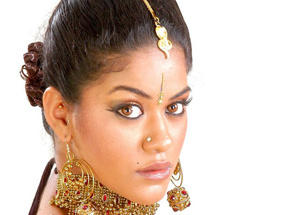 mumait khan 16