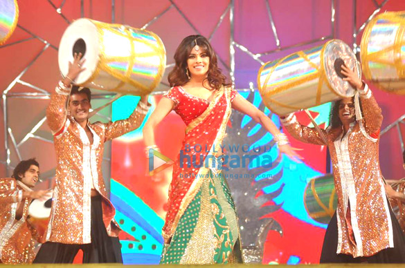 bollywood biggies at umang police show 2013 3
